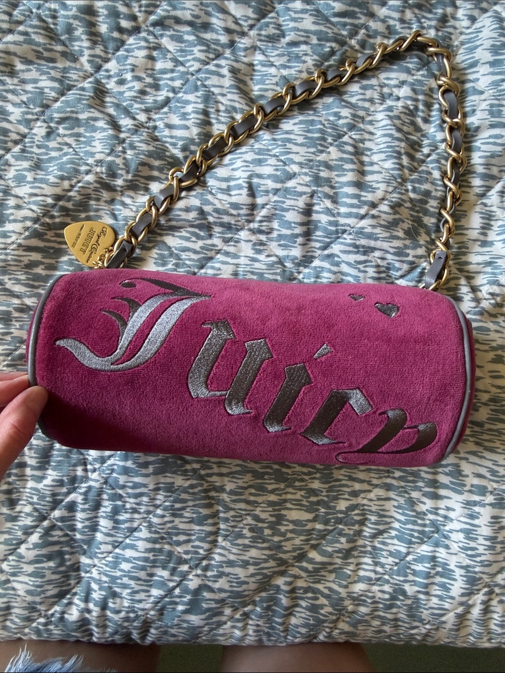 Vintage Juicy Couture Plush Velour Burgundy Barrel Bag with Chain Strap - Picture 4 of 10